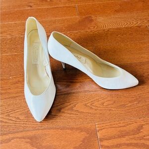 Chic White Vintage Heels for Women